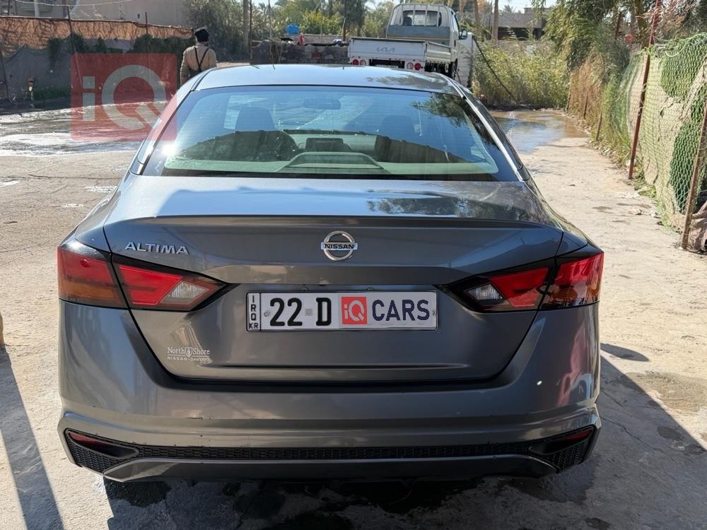 نيسان ألتيما